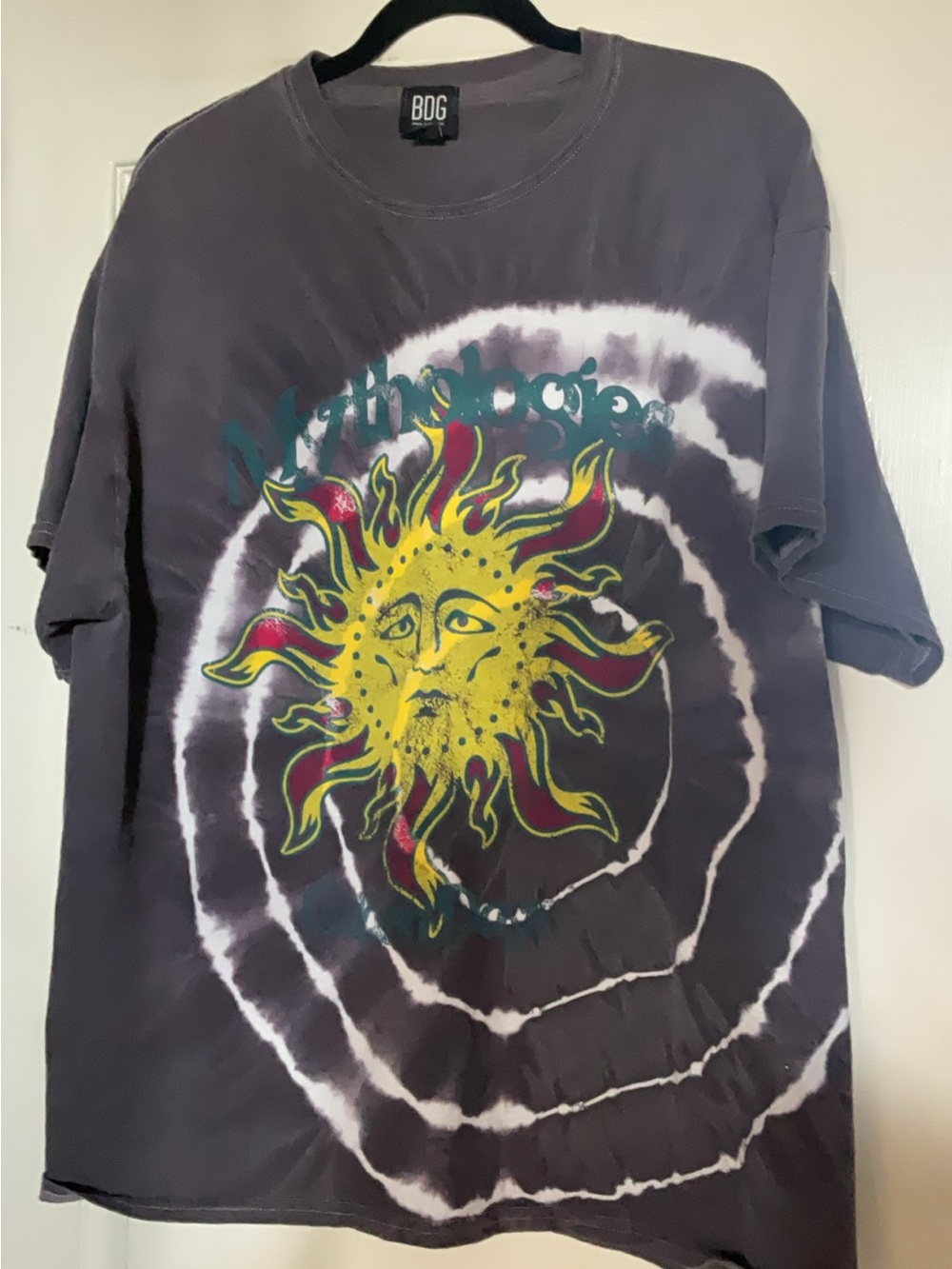 BDG Urban Outfitters Tie-Dye Sun Graphic Tee - Mythologies Sun (oversized)